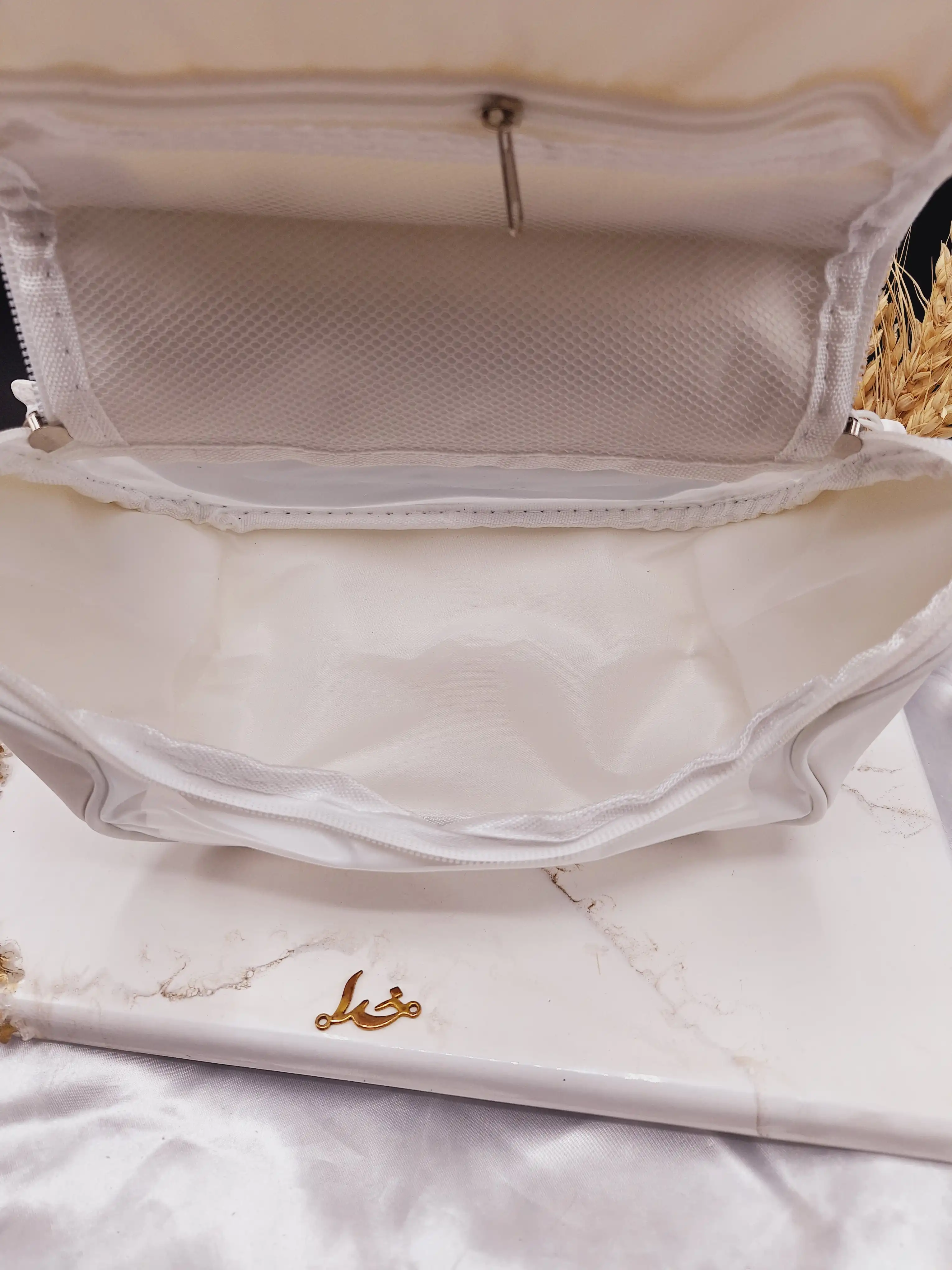 کیف آرایشی واشبگ بیضی سفید  سایز بزرگ WASHBAG