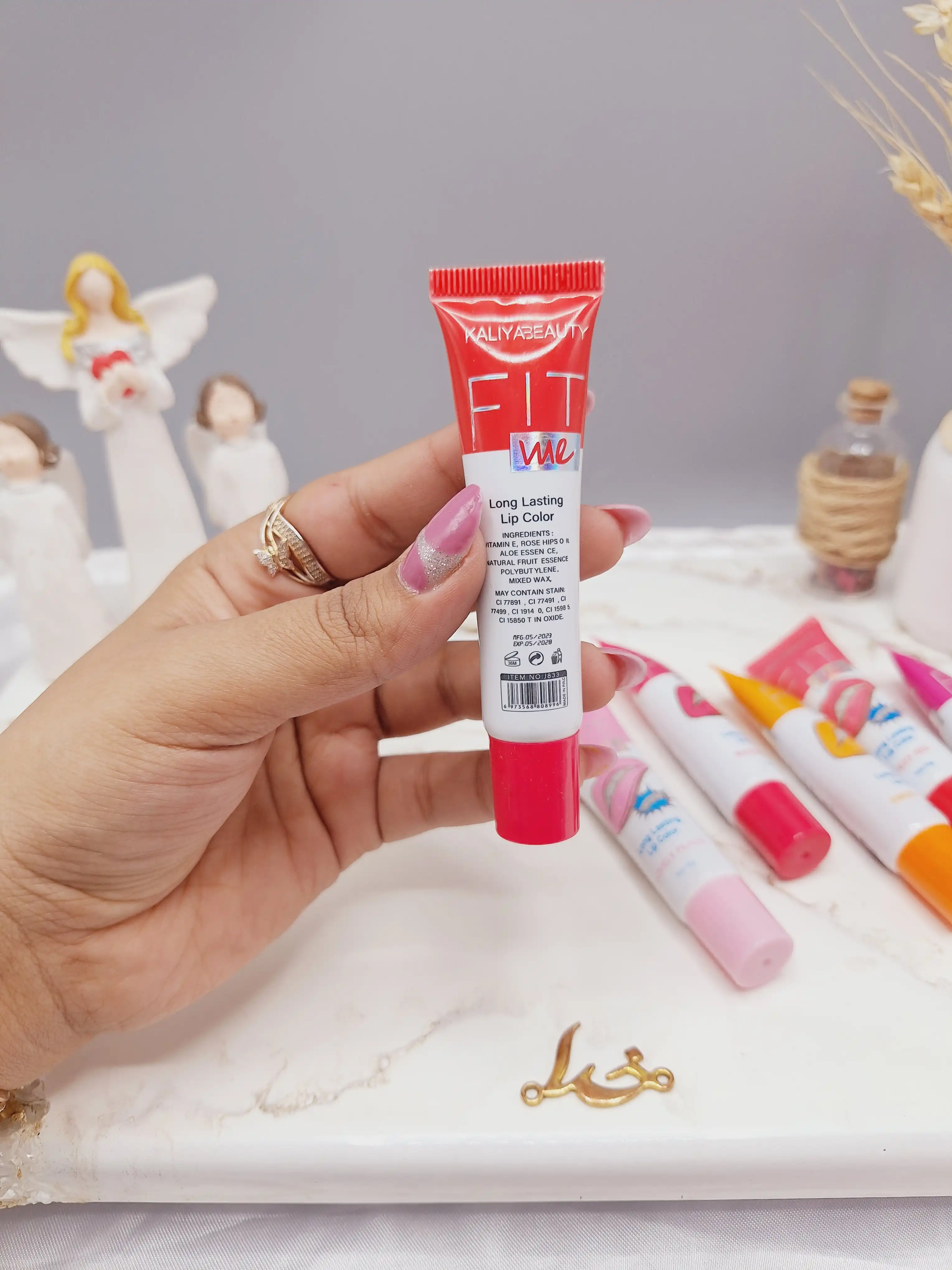 ماسک لب تیوپی پرطرفدار با رنگدهی عالی لب برند KALIYABEAUTY کد j833