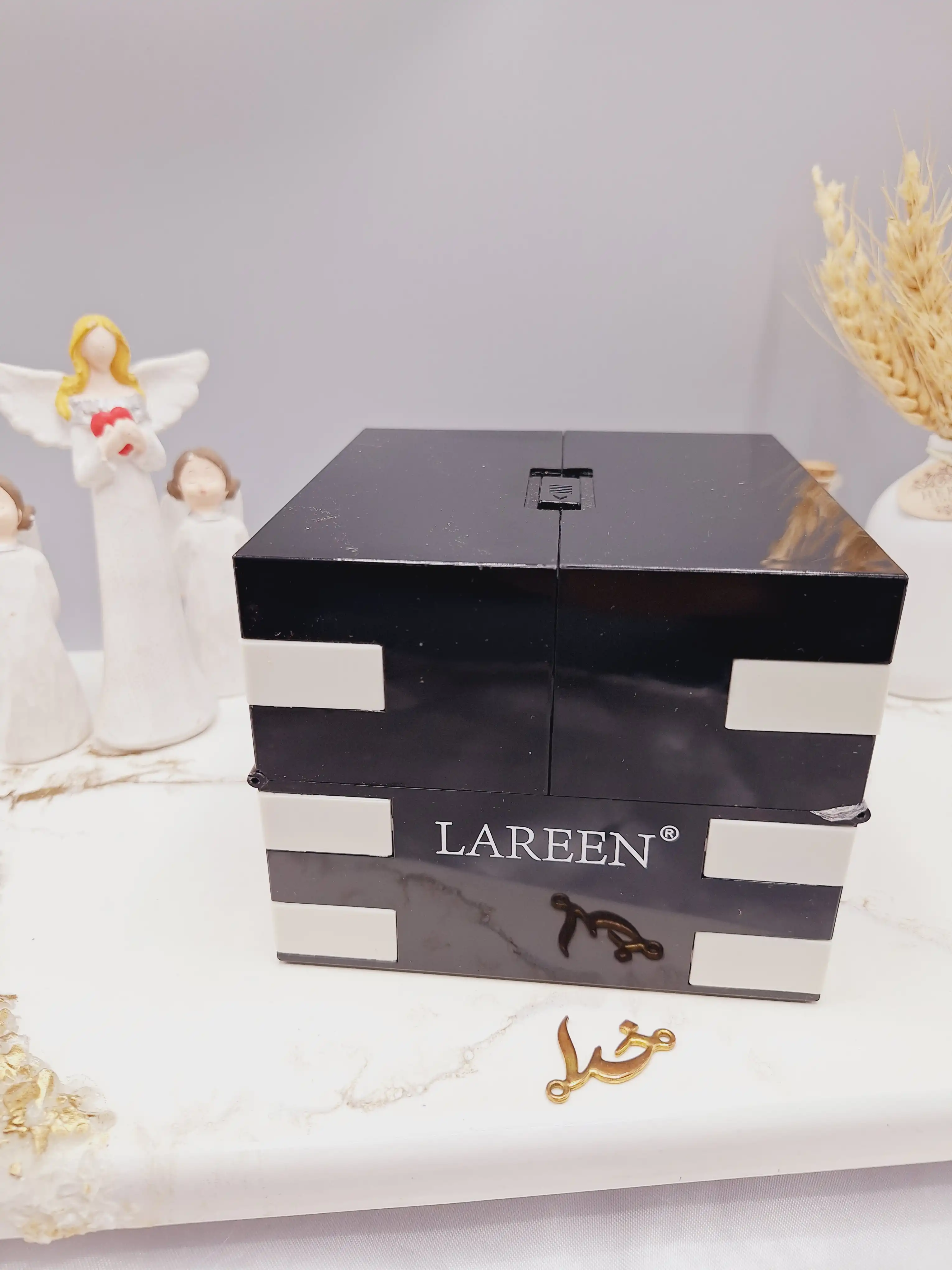 سایه حرفه ای چند طبقه کیفیت عالی مناسب میکاپ برند LAREEN کد 8964
