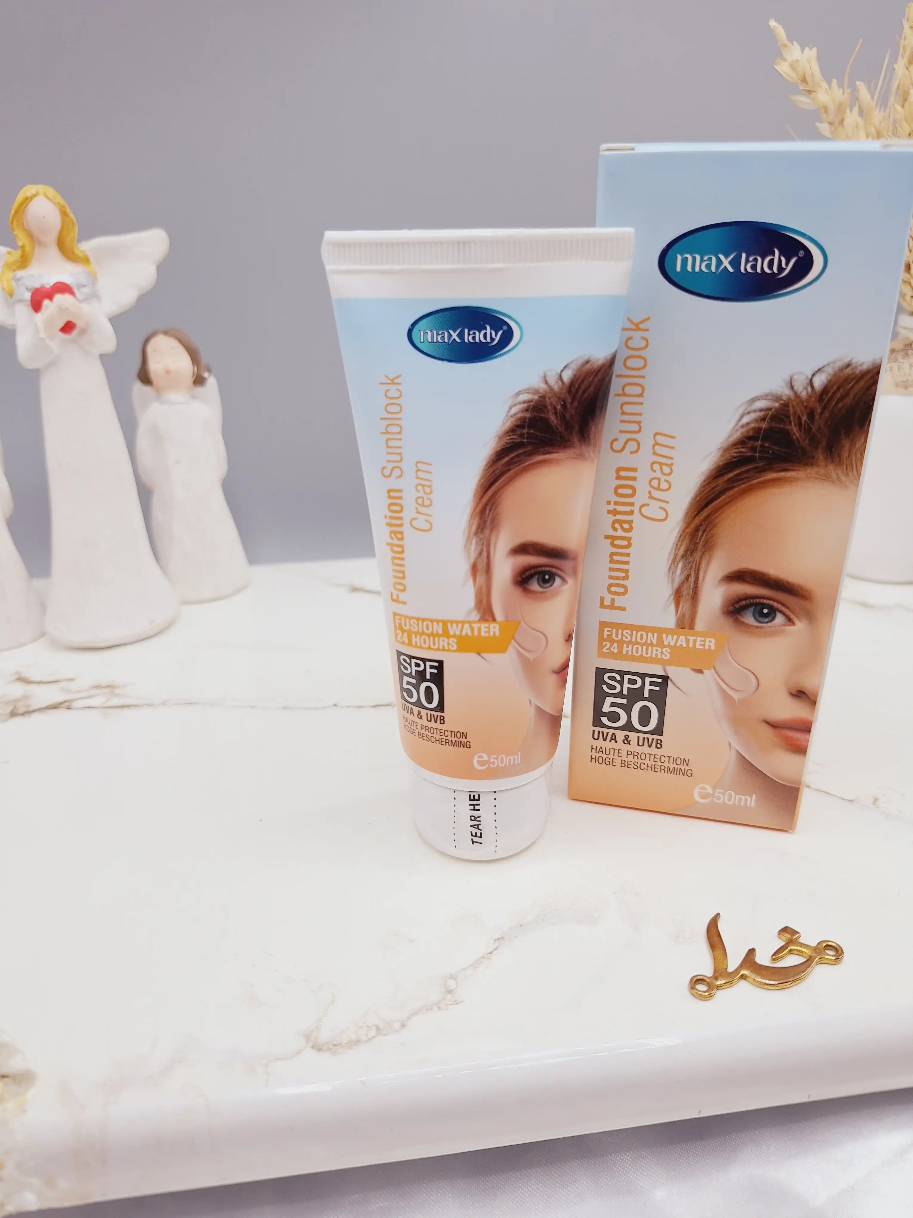 کرم ضد آفتاب پایه فیوژن آب 24 ساعته مکس لیدی حجم 50ml کد 4910
