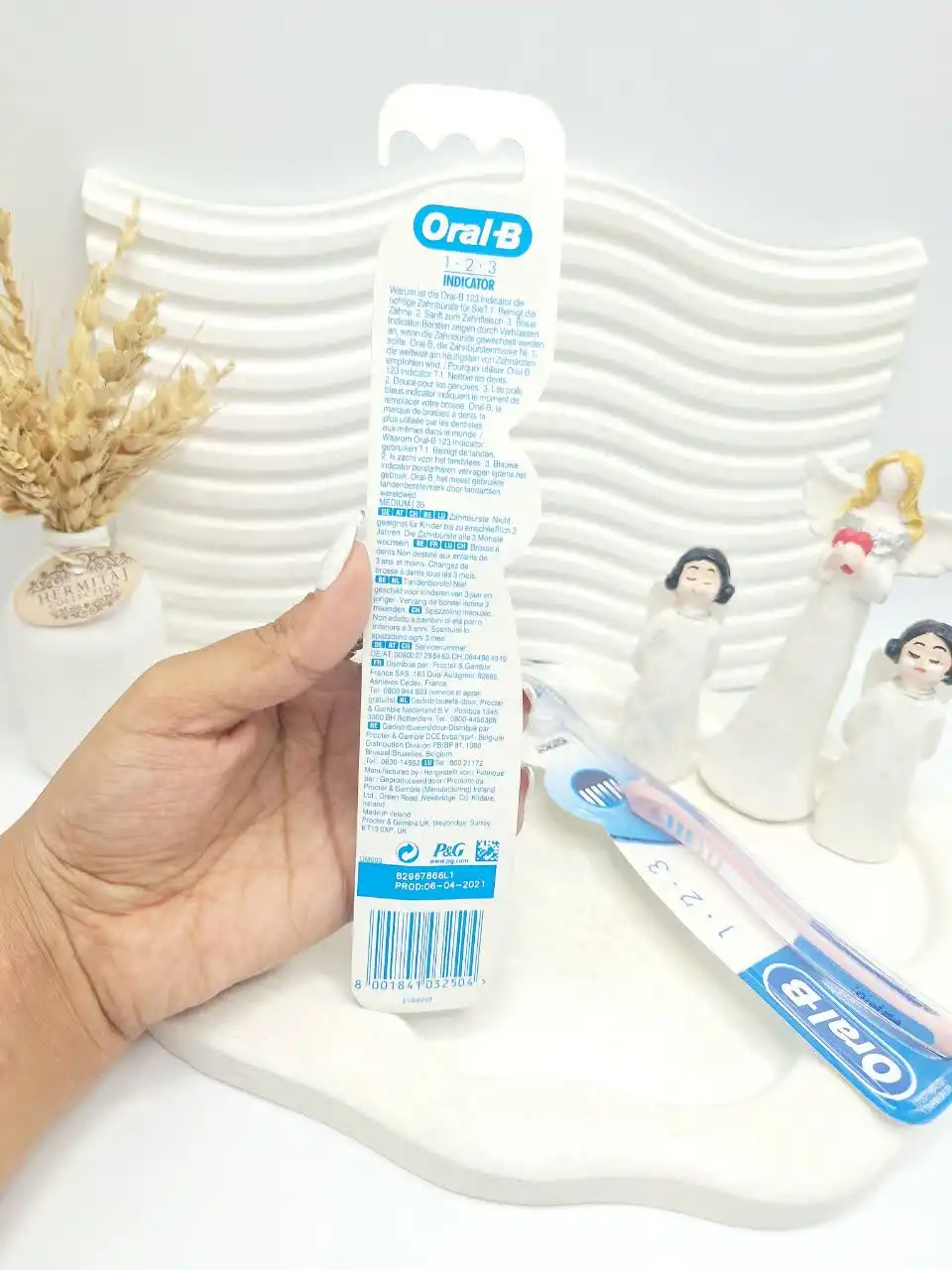 مسواک اورال بی Oral B مدل Gentle Care برای دندانهای حساس با برس نرم کد 2504
