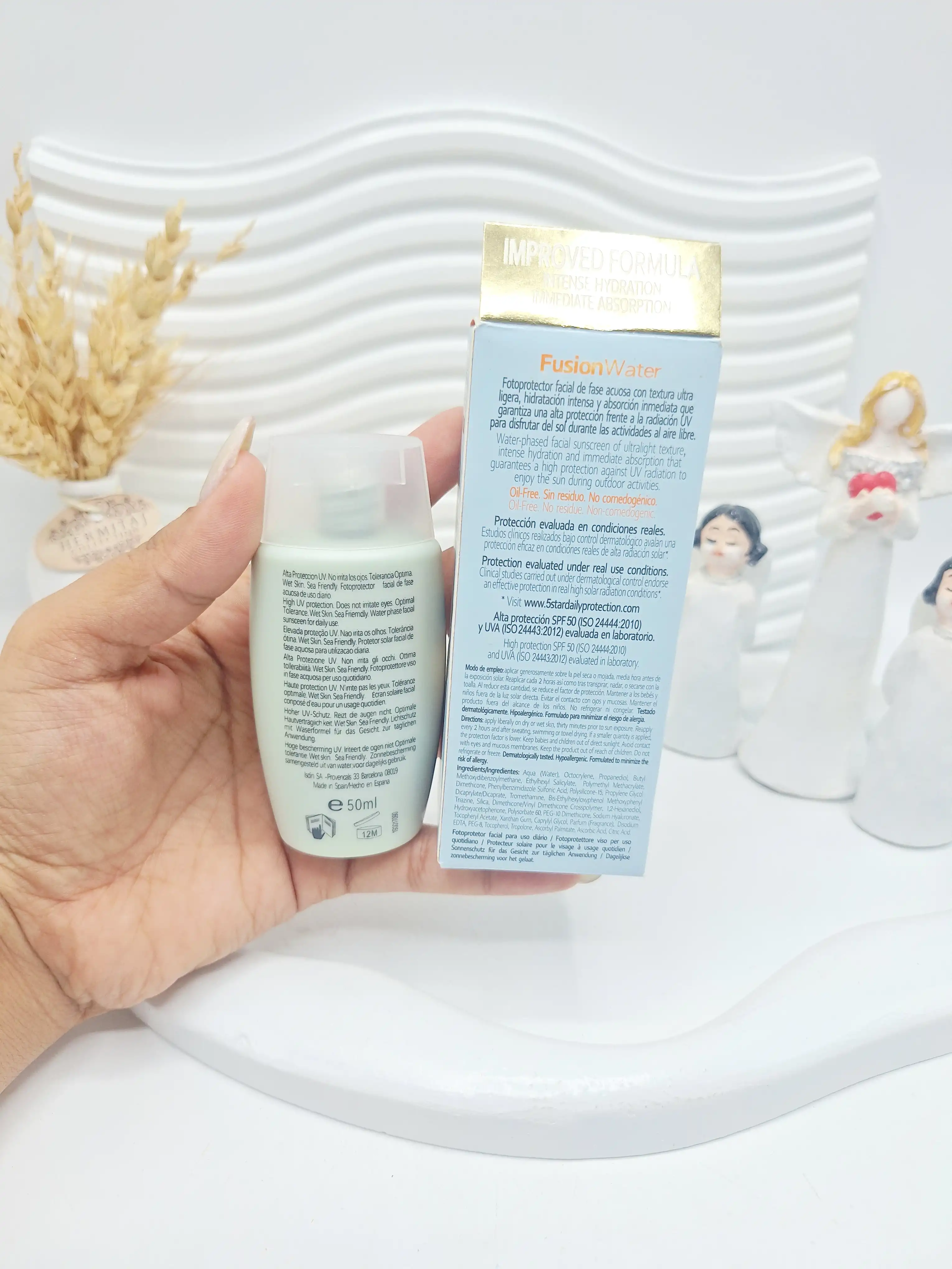 ضد آفتاب مناسب پوست چرب ومختلط SPF 50 برند فیوژن ایزدین کد 8577