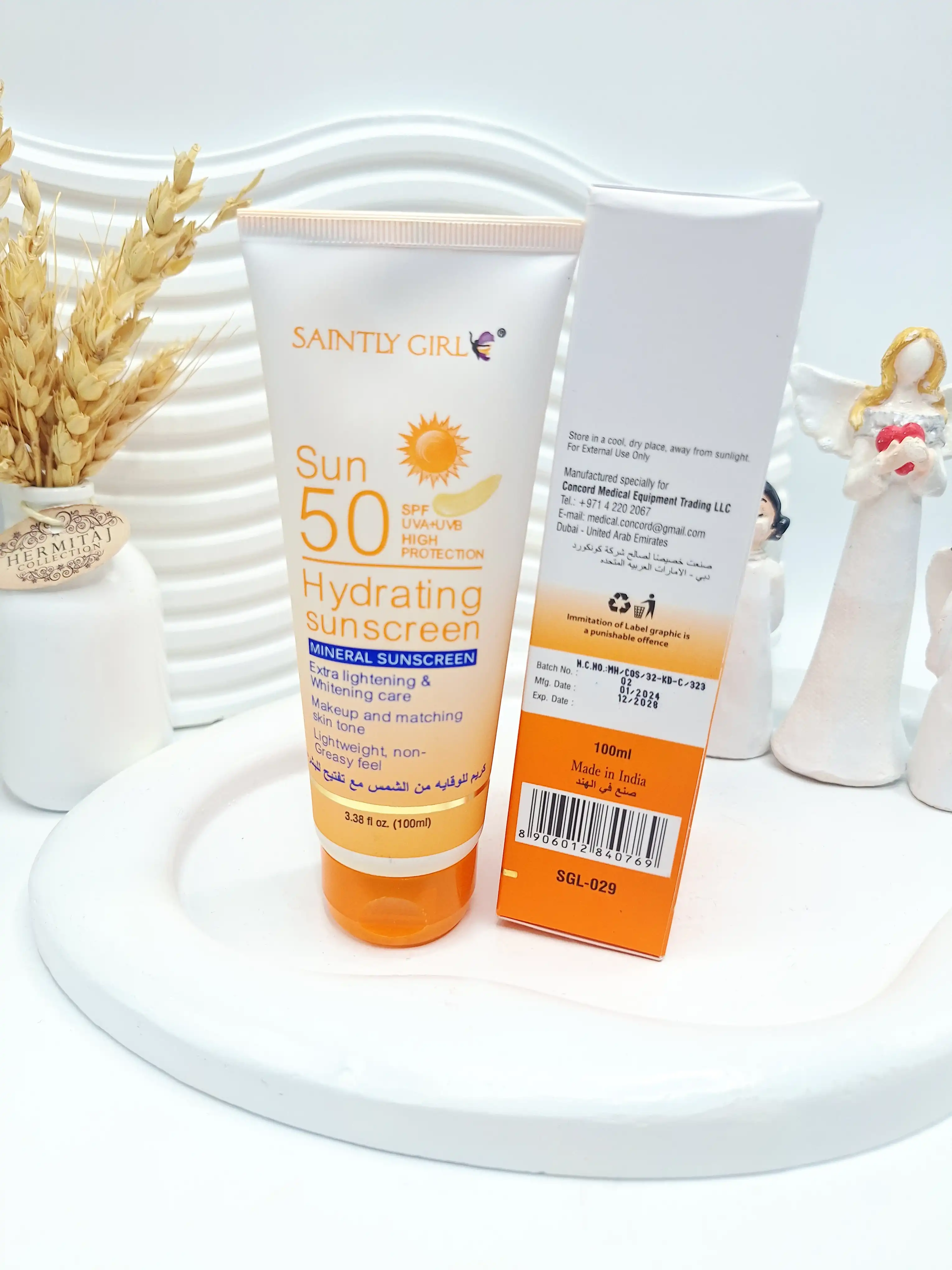 کرم ضد آفتاب بی رنگ SPF 50 برند کد 0769