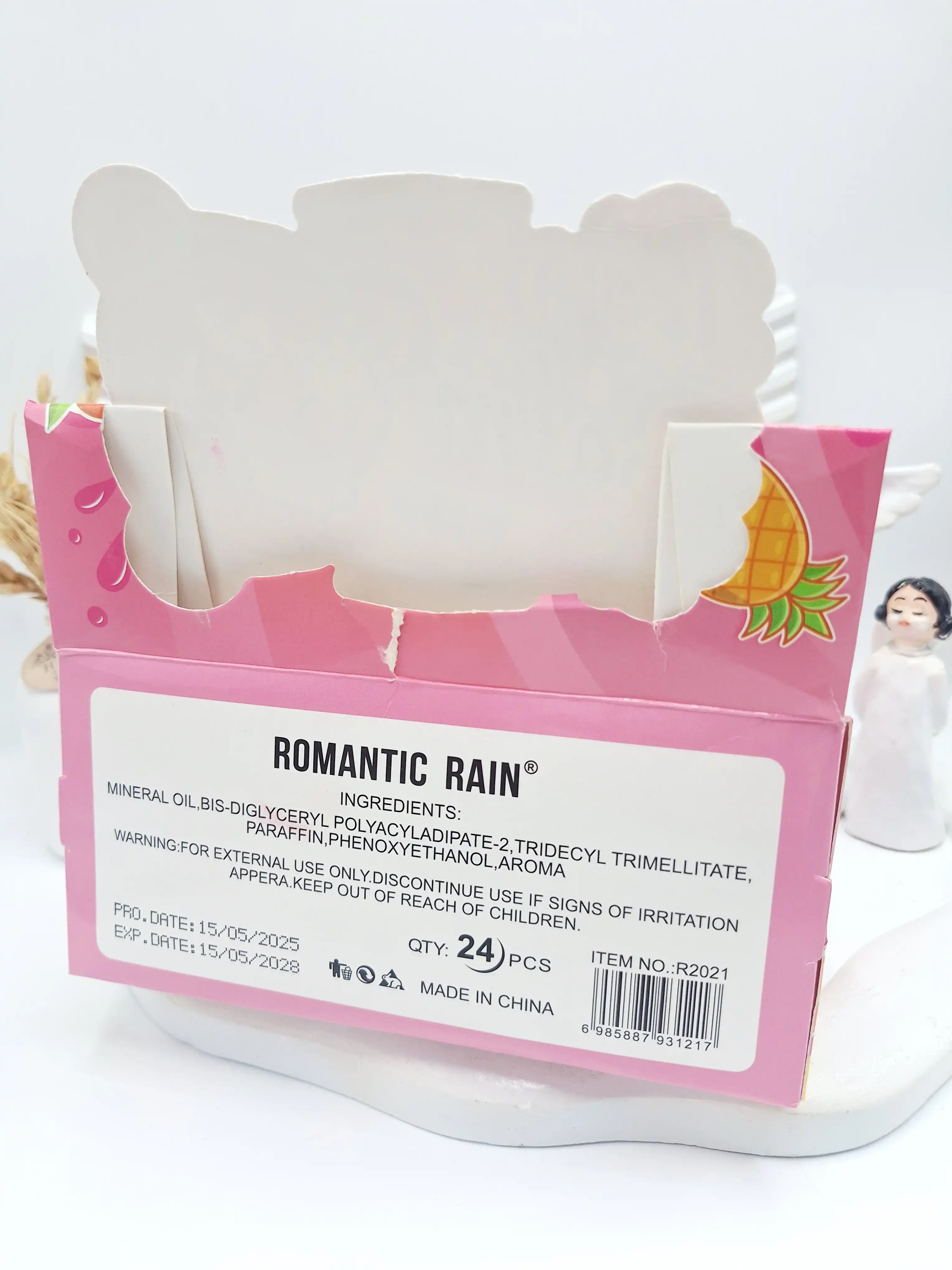 بالم لب میوه‌ای رومانتیک رین ROMANTIC RAIN مدل Magic طرح میوه برجسته کد R2021